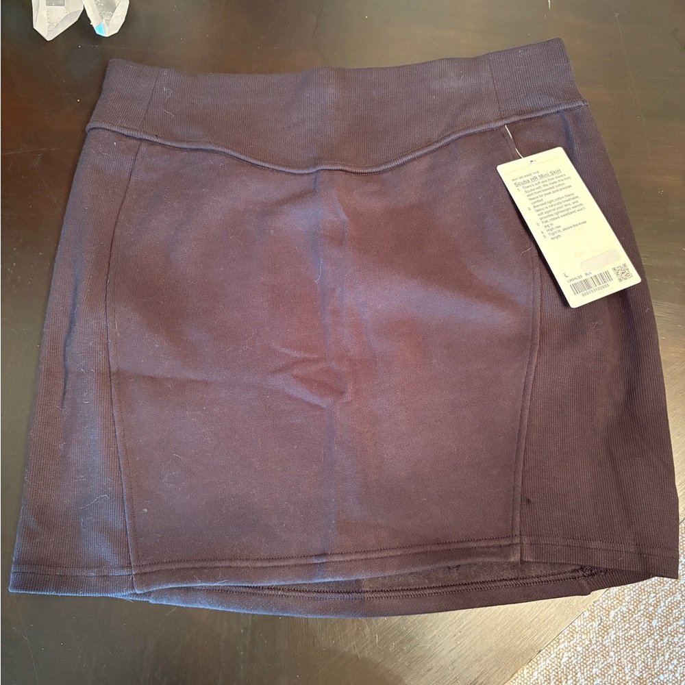 LULULEMON  NWT black mini skirt